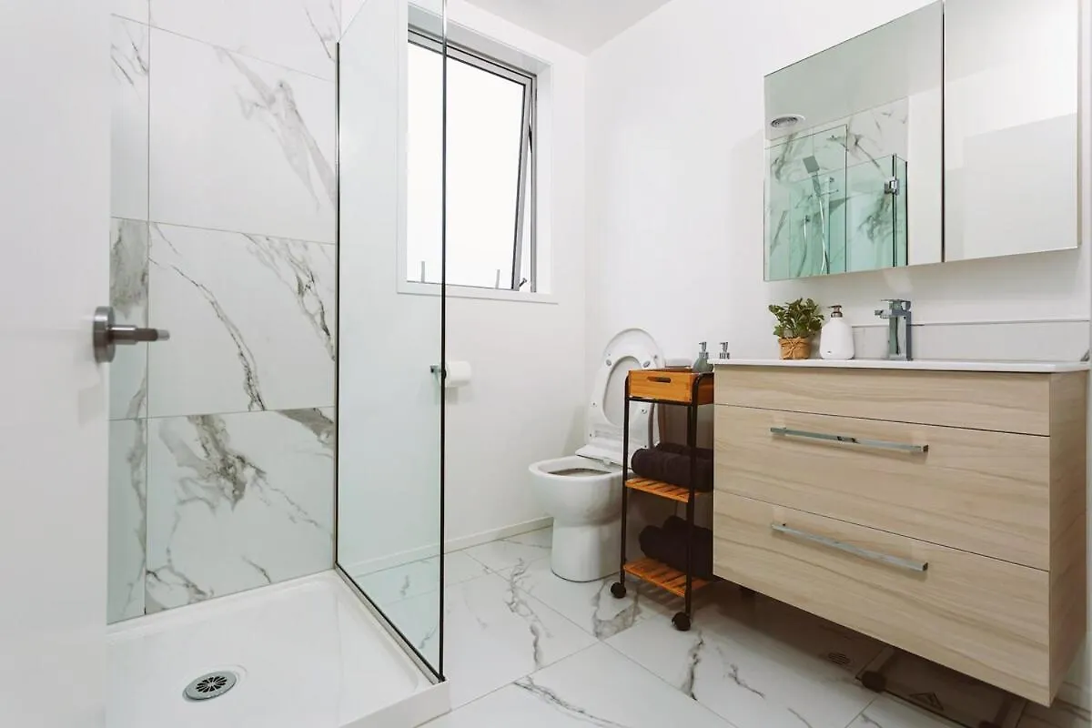 Stylish Central City Townhouse Near Top Attractions Christchurch Apartment