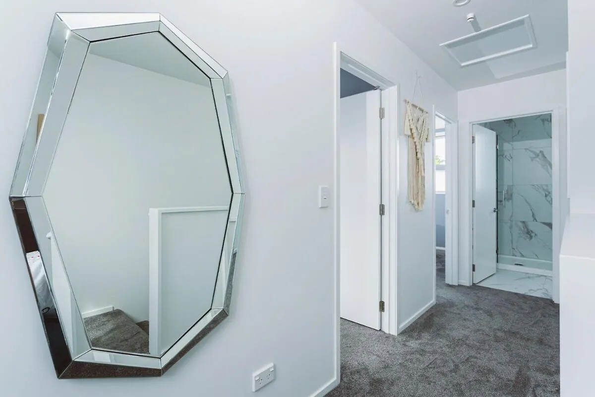 Stylish Central City Townhouse Near Top Attractions Christchurch New Zealand